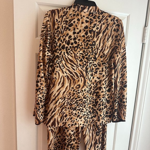 LUXE MORGAN TAYLOR INTIMATES LEOPARD SILKY PAJAMA SET WOMEN Size Medium - Picture 7 of 11